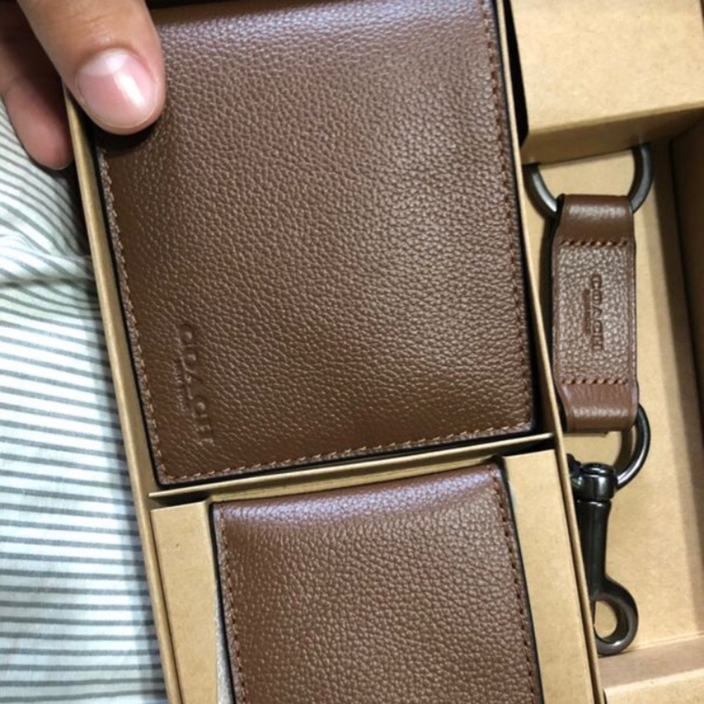 Men’s coach wallet, card holder, and key clip - Picture 3 of 5